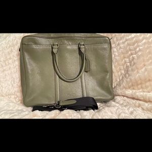 Men’s Pebbled Leather Metropolitan Slim Briefcase